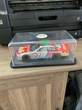 2002 Jeremy Mayfield #19 Dodge Dealers Muppets 25th Anniversary 1/24 Diecast